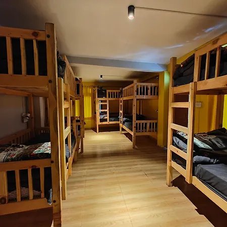 Whoopers Hostel Tosh-3